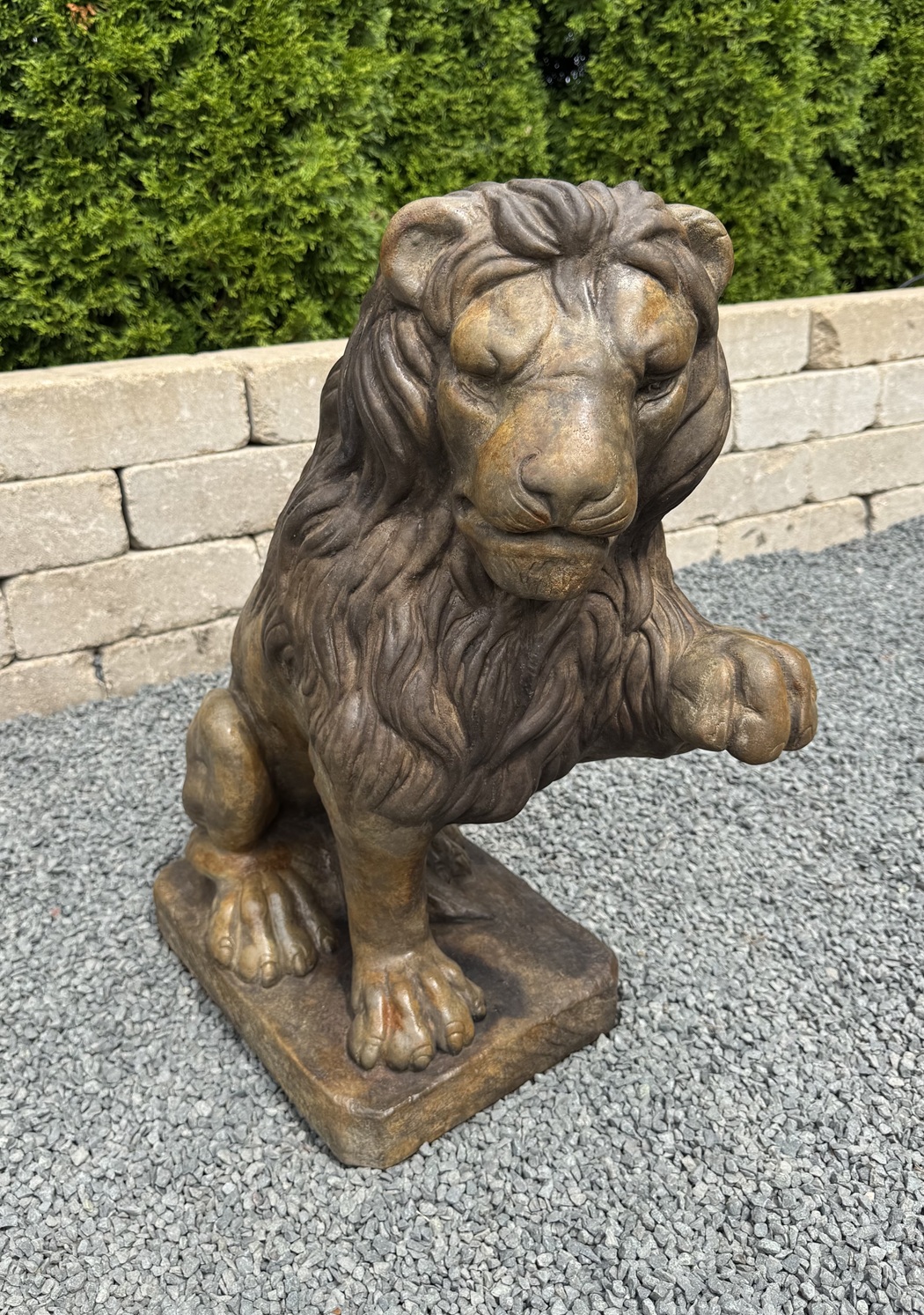 Lion (Left Paw Up)