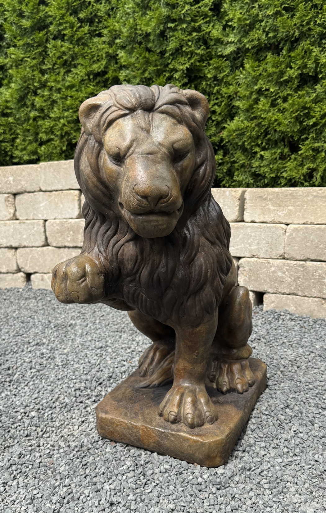 Lion (Right Paw Up)