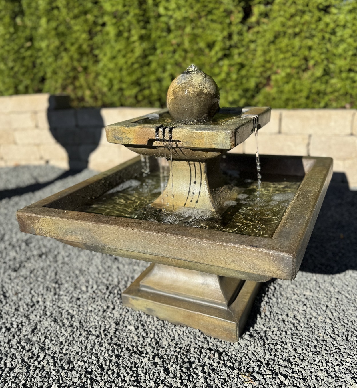 Equinox Fountain with Plume Light