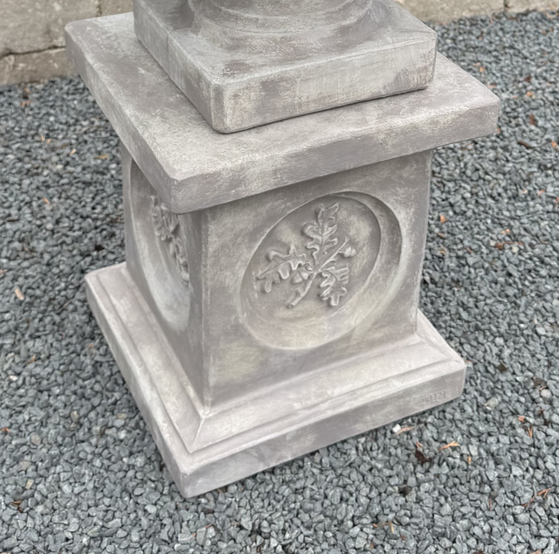 Leaf Motif Pedestal