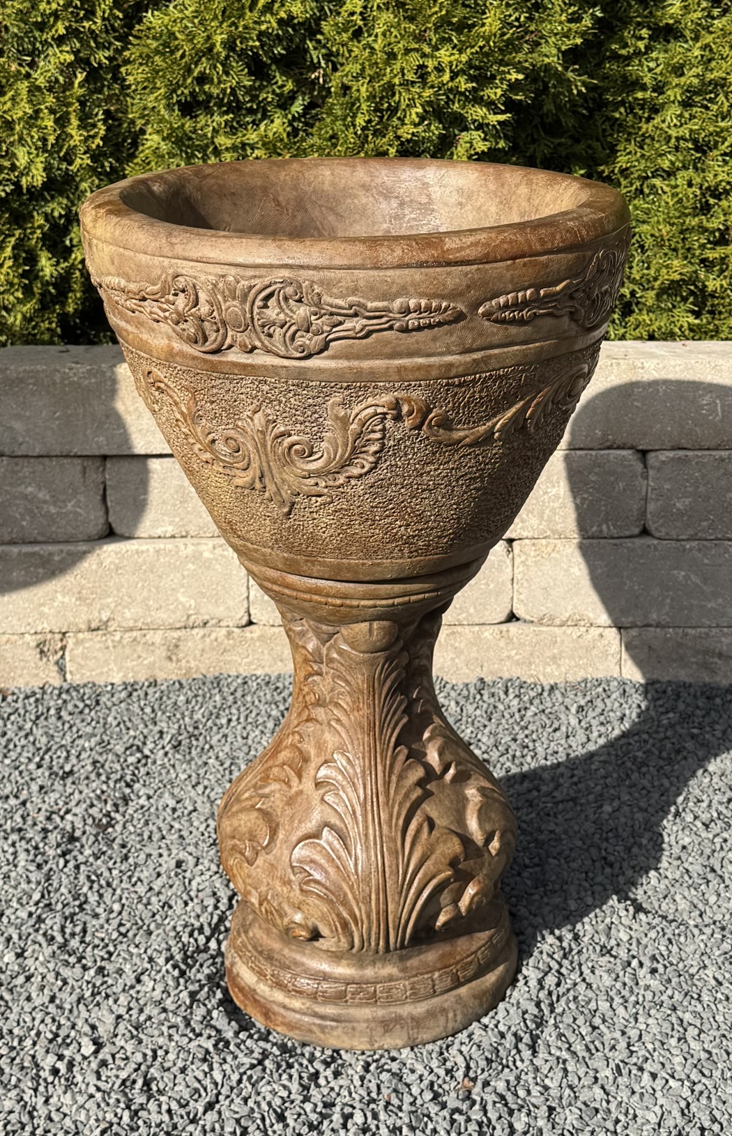 Pedestal Planter