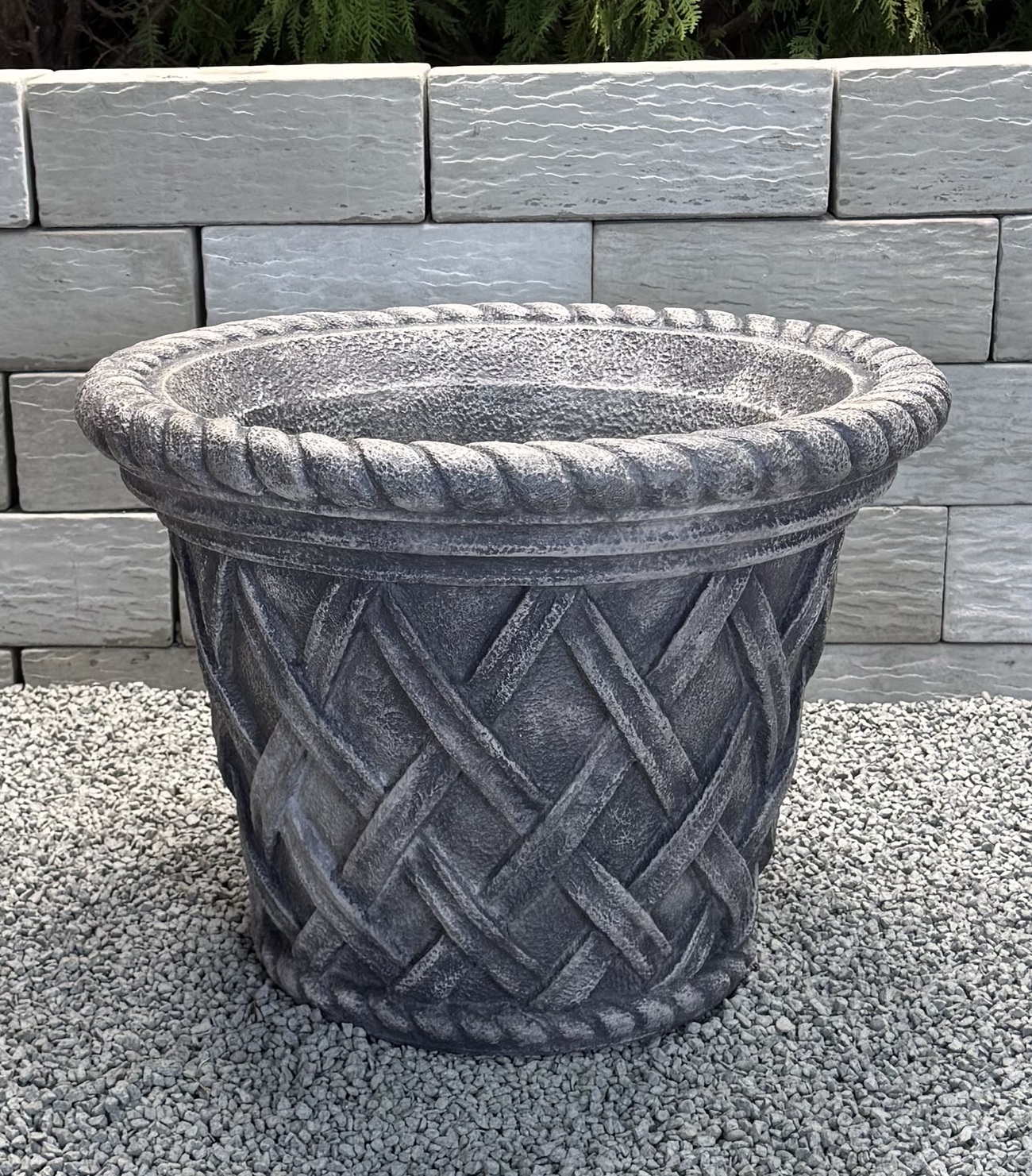 Large Tudor Weave Planter