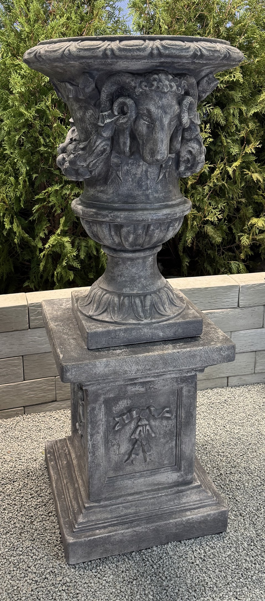 Grande Ram's Head Urn