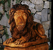 Grand Lion (Facing Left)