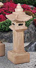 Medium Pedestal Great Pagoda Lantern