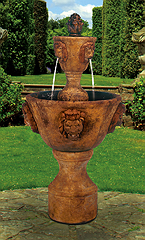 Medium Two-Tier Leonesco Fountain